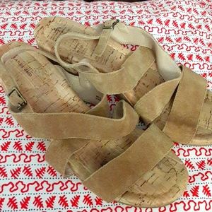 🎈Land's End Suede Strappy Sandals - Sz 8🎈